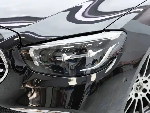 Mercedes-Benz E-Class — Фото автомобиля 2