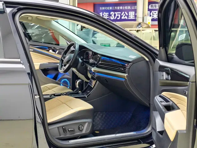 Volkswagen Passat — Фото автомобиля 9