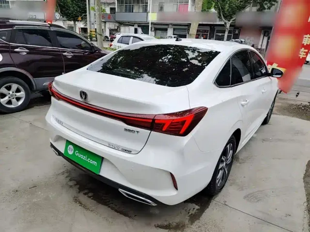 Changan Eado — Фото автомобиля 4