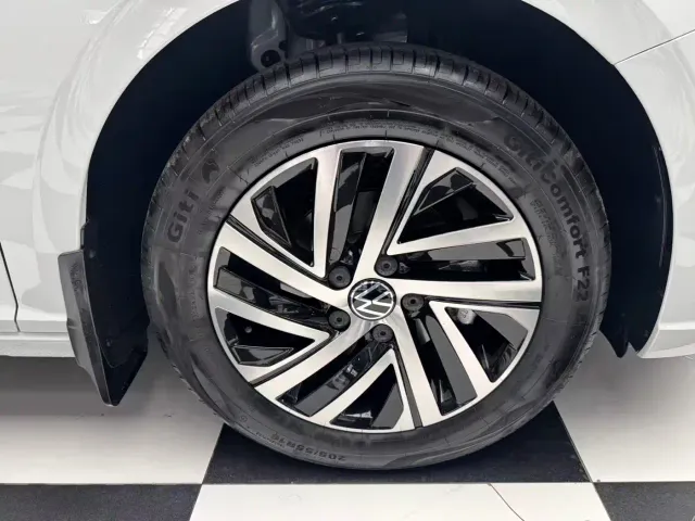 Volkswagen Lavida — Фото автомобиля 5