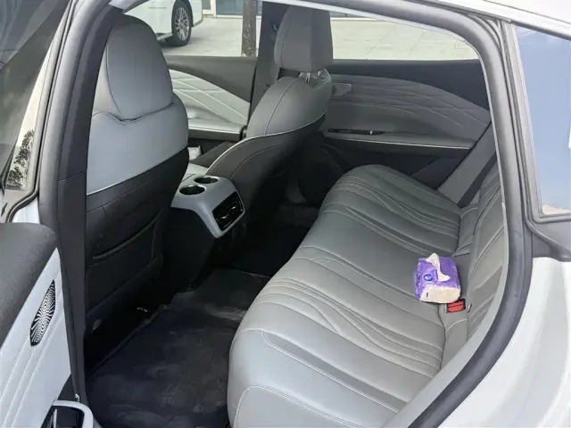 Geely Galaxy E8 — Фото автомобиля 5