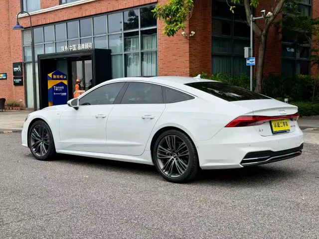 Audi A7 — Фото автомобиля 5