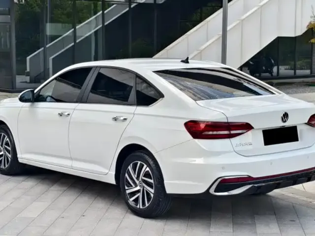 Volkswagen Lavida — Фото автомобиля 9