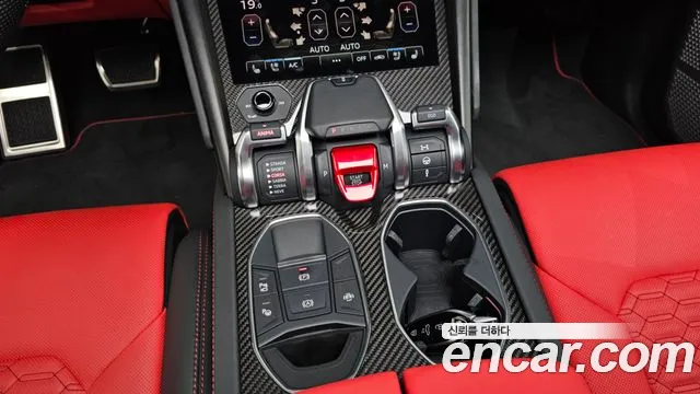 Lamborghini Urus — Фото автомобиля 9