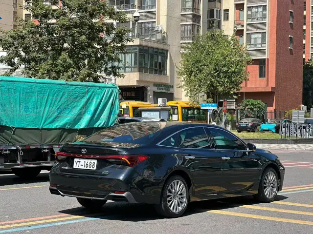 Toyota Avalon — Фото автомобиля 5