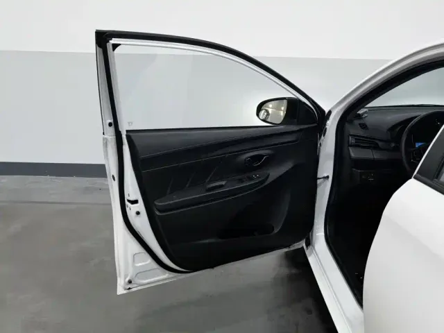 Toyota Vios — Фото автомобиля 8