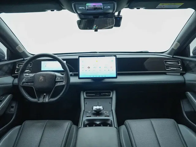 BYD Qin L — Фото автомобиля 4