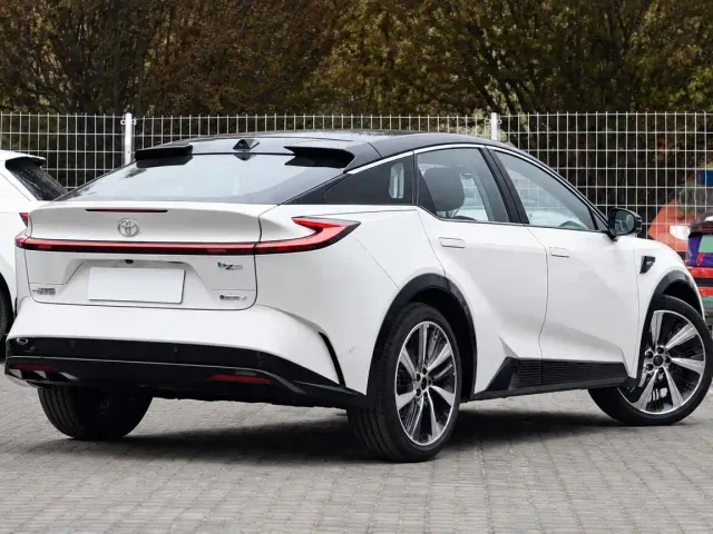 Toyota bZ5 — Фото автомобиля 4