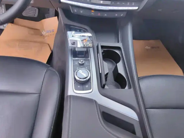 Cadillac CT5 — Фото автомобиля 16