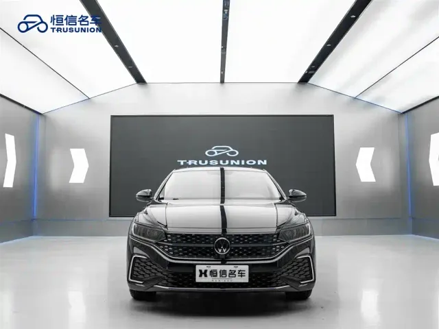 Volkswagen Passat — Фото автомобиля 2