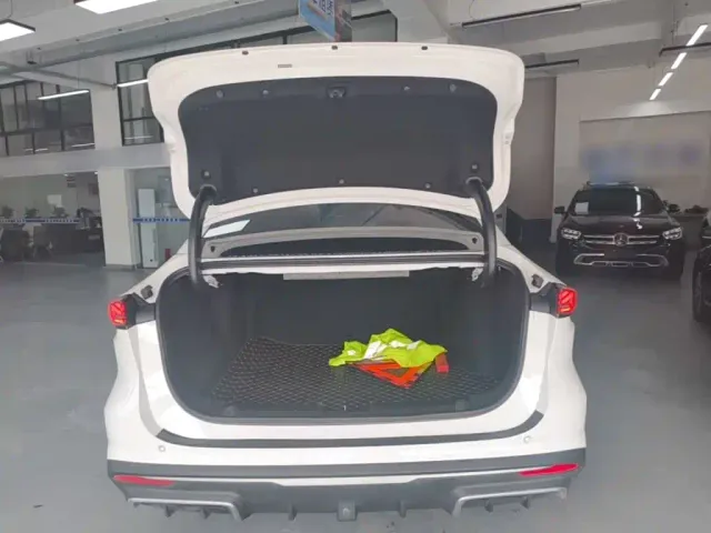 Geely Galaxy L6 — Фото автомобиля 18