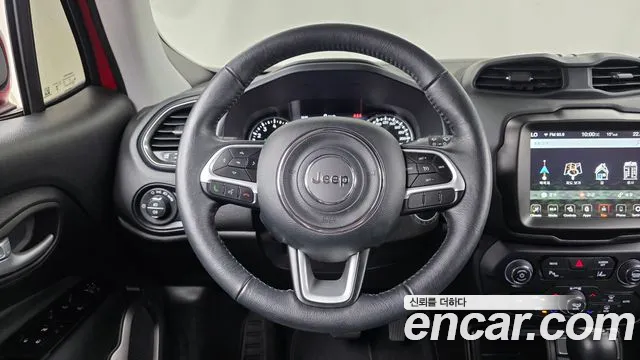 Jeep Renegade — Фото автомобиля 18