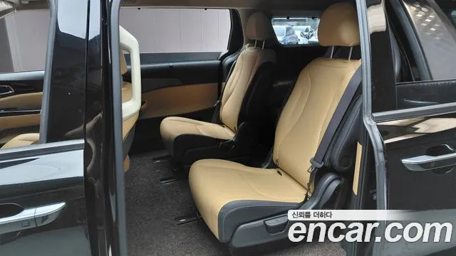 Kia Carnival Generation 4 — Фото автомобиля 18