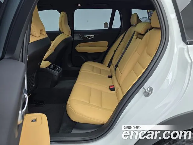 Вольво V60 — Фото автомобиля 12