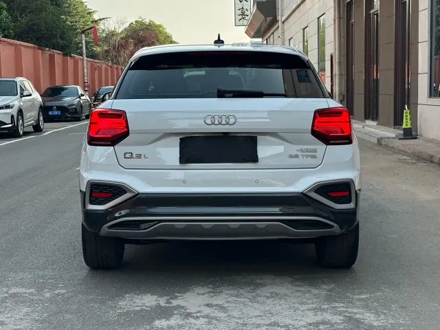 Audi Q2L — Фото автомобиля 6