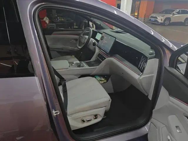 BYD Song Ultra — Фото автомобиля 8