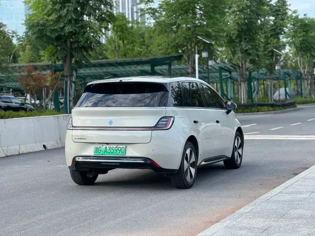Baojun Cloud — Фото автомобиля 15