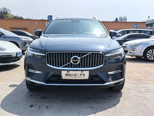 Volvo XC60 — Фото автомобиля 2