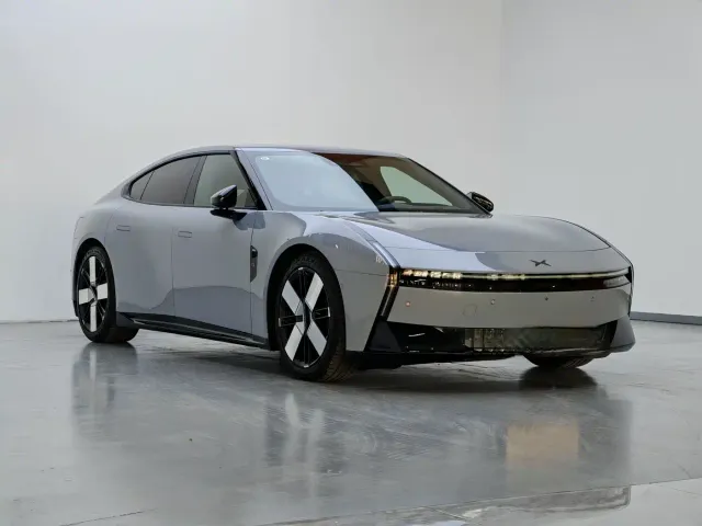 Xpeng P7 — Фото автомобиля 3