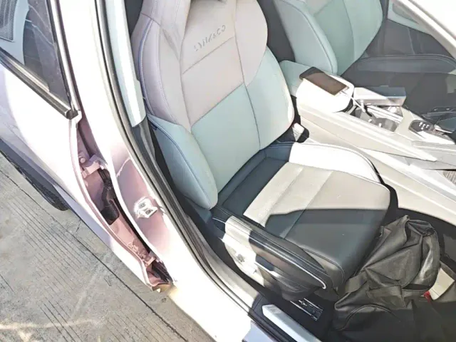Lynk & Co 06 — Фото автомобиля 24