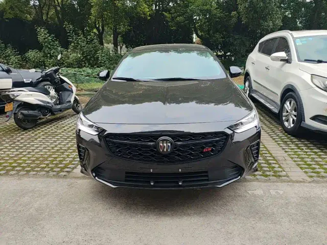Buick Regal — Фото автомобиля 2