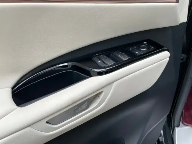 Lexus LM — Фото автомобиля 11