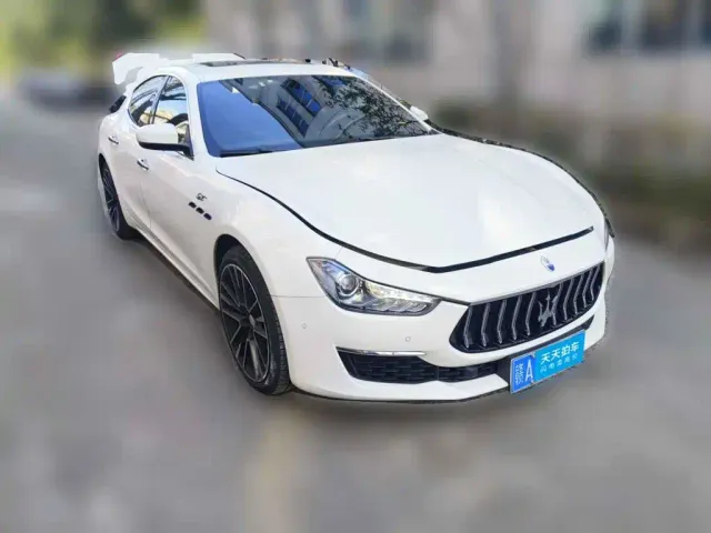 Maserati Ghibli — Фото автомобиля 3