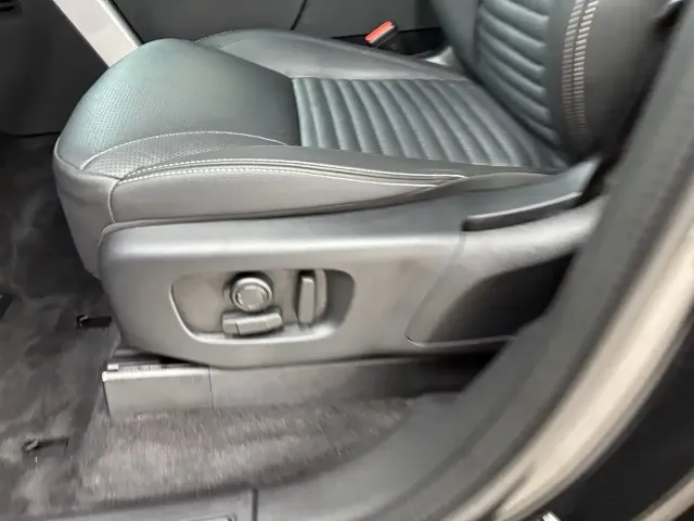 Land Rover Discovery — Фото автомобиля 13