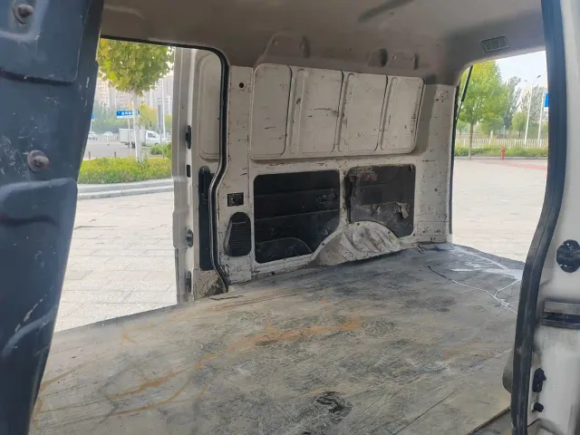 Ruichi New Energy EC35 — Фото автомобиля 12