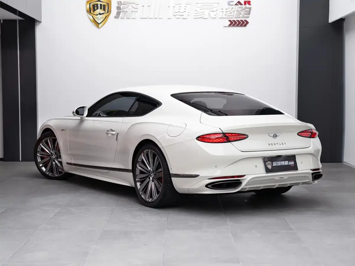 Bentley Continental Plug-in Hybrid 2025 GT Ultimate Edition — Фото автомобиля 3