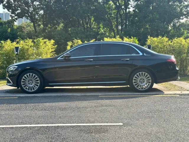 Mercedes-Benz E-Class — Фото автомобиля 16
