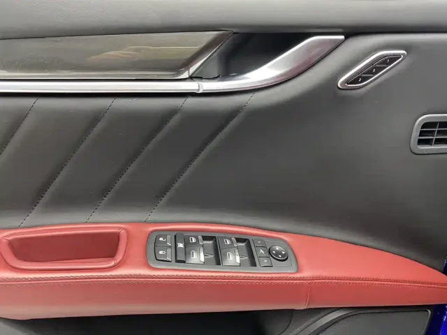 Maserati Ghibli — Фото автомобиля 16