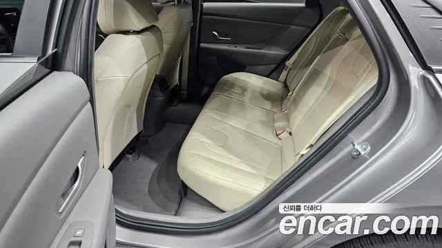 Hyundai AVANTE Inspiration — Фото автомобиля 12