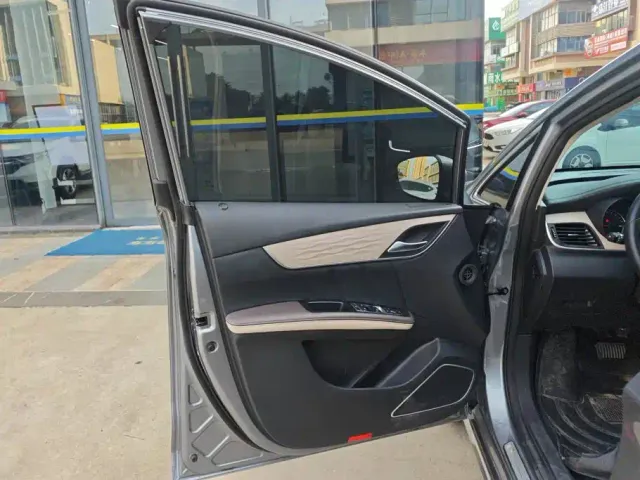 BYD Song MAX — Фото автомобиля 7