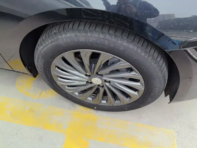 Buick LaCrosse — Фото автомобиля 6