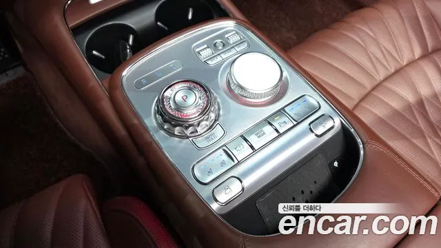 Genesis G90 Бензин 3.5 турбо AWD — Фото автомобиля 9