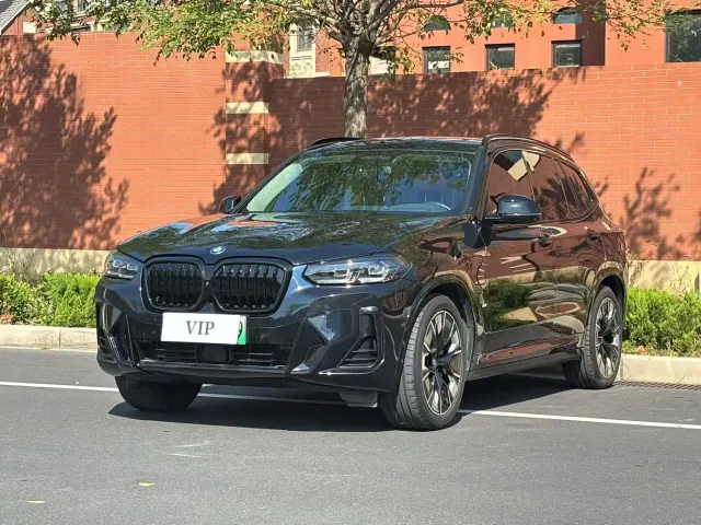 Фотография автомобиля — BMW iX3