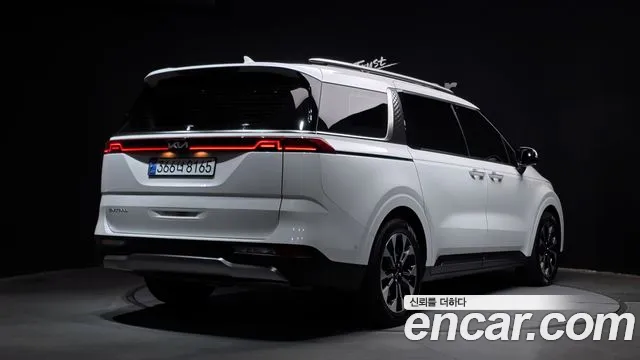 Kia Carnival Generation 4 — Фото автомобиля 2
