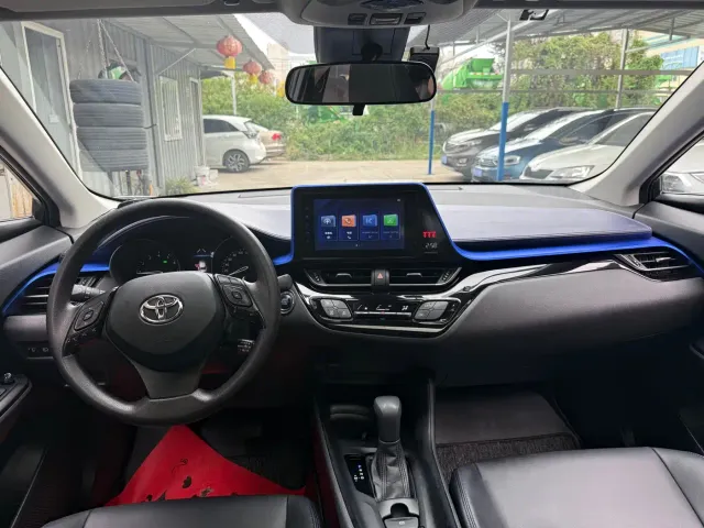 Toyota C-HR — Фото автомобиля 7