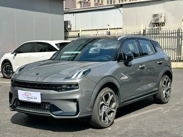 Фотография автомобиля — Lynk & Co 06