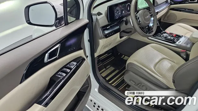 Kia Canival — Фото автомобиля 10
