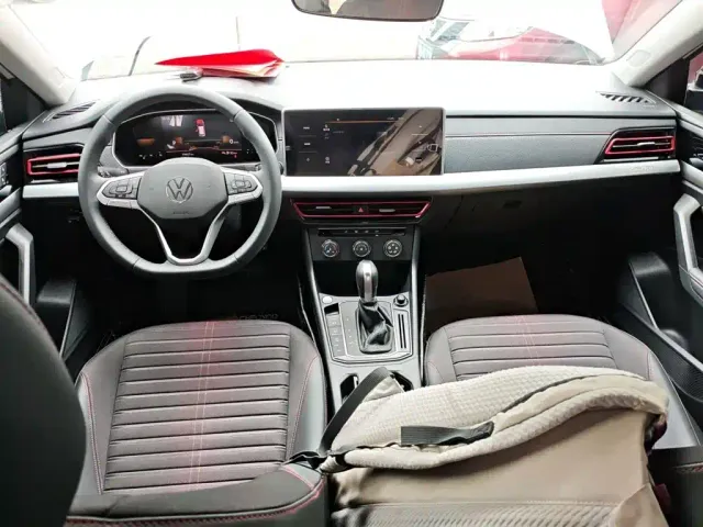 Volkswagen Lavida — Фото автомобиля 9