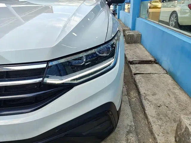 Volkswagen Tiguan L — Фото автомобиля 23