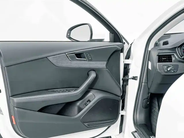 Audi A4L — Фото автомобиля 16