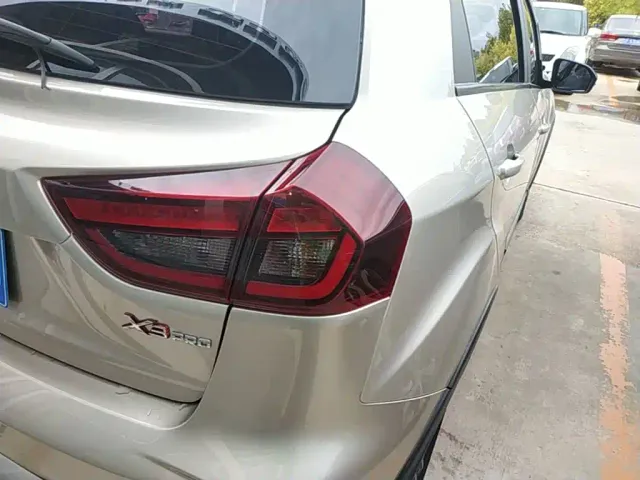 Geely Vision X3 — Фото автомобиля 7