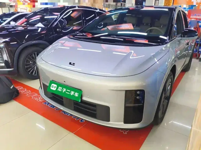 Фотография автомобиля — Li Auto i6