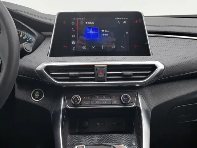 Maxus Dajia 5 — Фото автомобиля 12