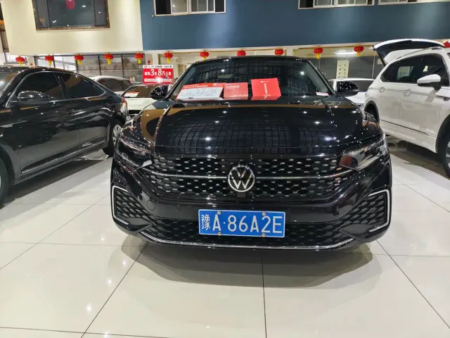 Volkswagen Passat — Фото автомобиля 2