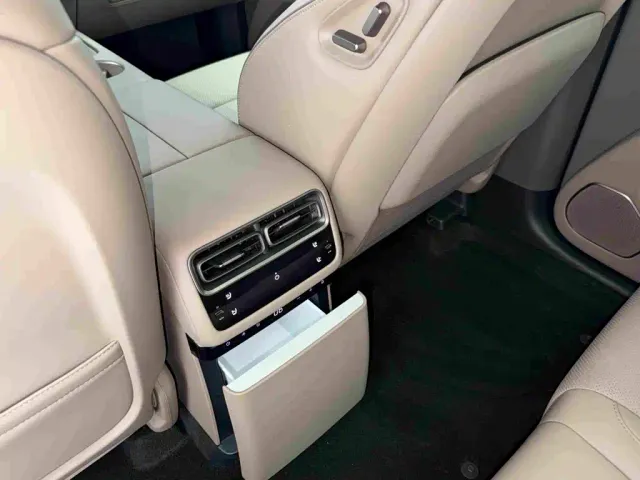 Li Auto i6 — Фото автомобиля 9