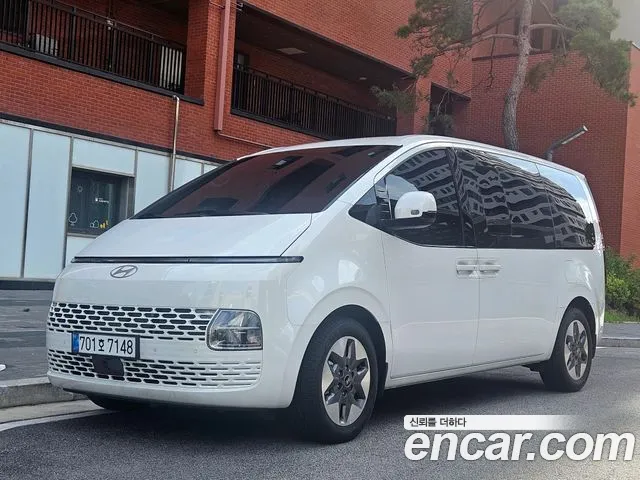 Фотография автомобиля — Hyundai Staria